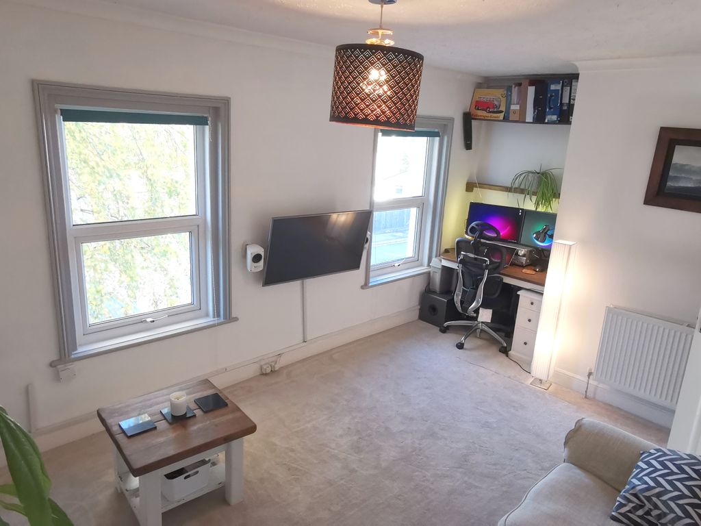 1 bed flat for sale in Surrey Road, Poole BH12, £195,000