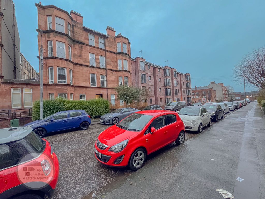 2 bed flat for sale in Meadowpark Street, Dennistoun G31, £180,000