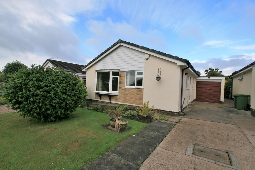3 bed bungalow to rent in Balmoral Crescent, Dronfield Woodhouse S18, £975 pcm