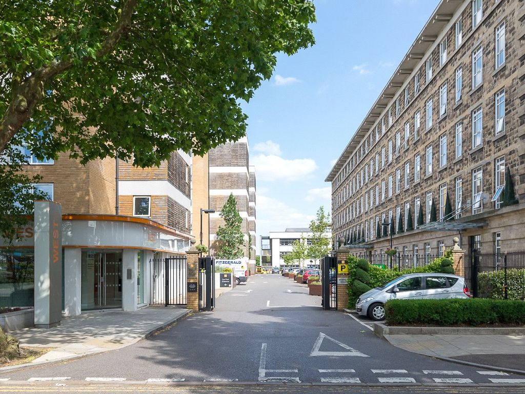 1 bed flat for sale in Bromyard Avenue, Acton W3, £340,000