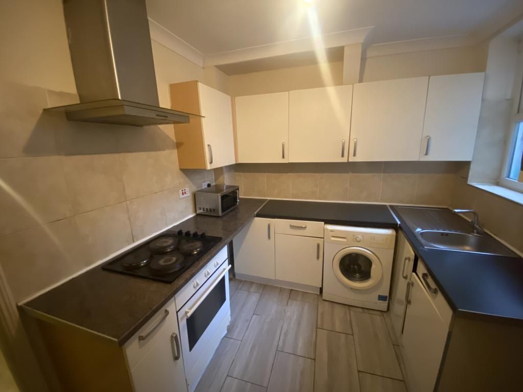 1 bed flat to rent in The Polygon, Southampton SO15, £850 pcm
