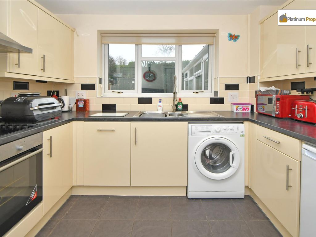 3 bed detached house for sale in Melchester Grove, Lightwood ST3, £269,950