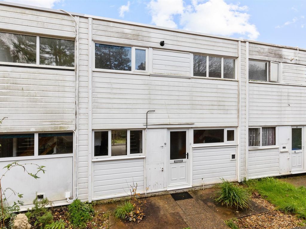 2 bed property for sale in Bishops Drive, Lewes BN7, £370,000