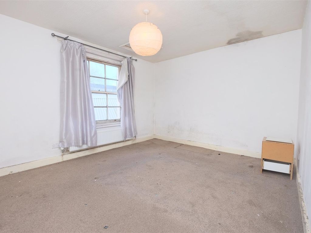 1 bed flat for sale in Bath Buildings, Bristol BS6, £140,000