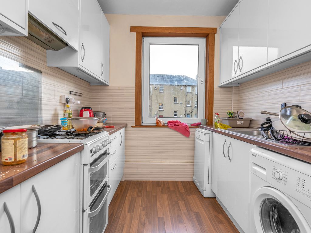 2 bed flat for sale in Hutchison Road, Edinburgh EH14, £160,000