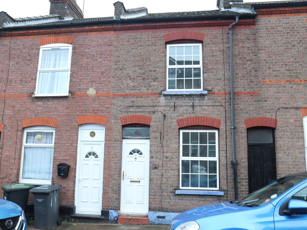 2 bed terraced house to rent in May Street, Luton LU1, £1,100 pcm