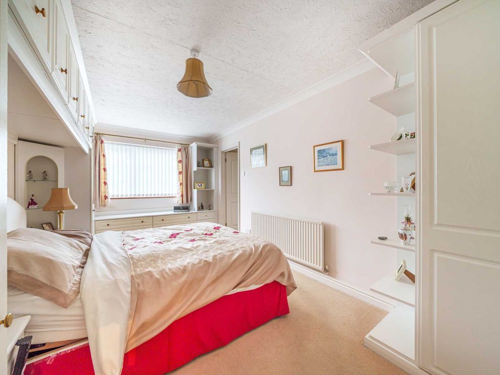 3 bed detached bungalow for sale in Douglas Road, Brickhill MK41, £500,000