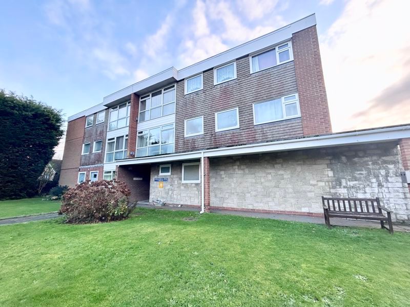 1 bed flat for sale in Cockerell Rise, East Cowes PO32, £115,000