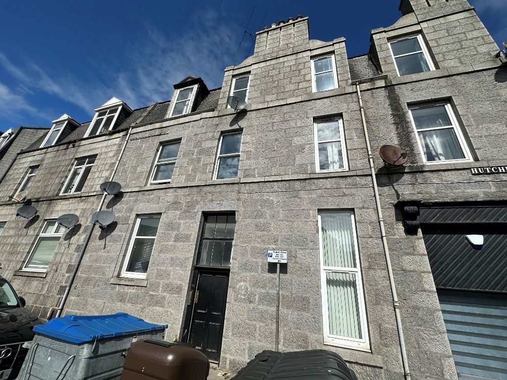 1 bed flat to rent in Hutcheon Street, City Centre, Aberdeen AB25, £590 pcm