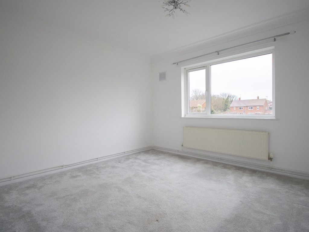 2 bed flat for sale in Hunstanton, Norfolk, Hunstanton, Norfolk PE36, £145,000