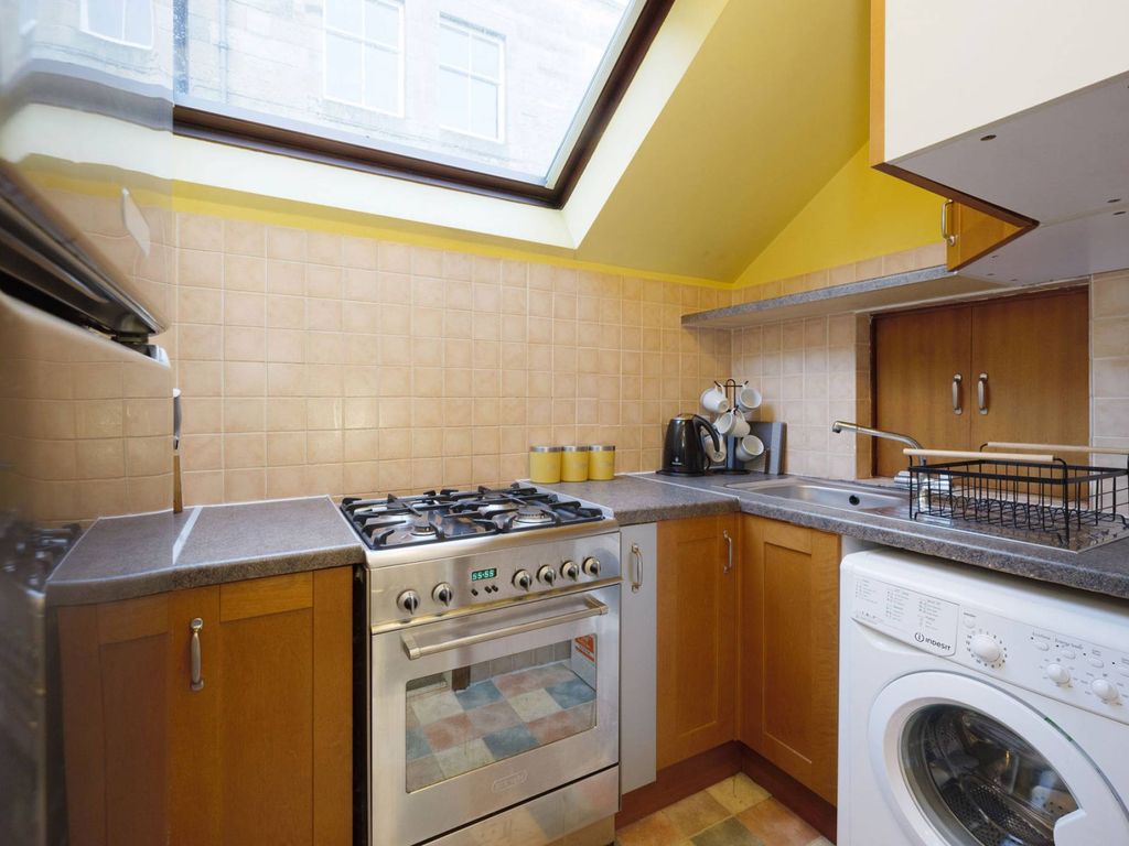 2 bed flat for sale in Young Street South Lane, New Town, Edinburgh EH2, £275,000