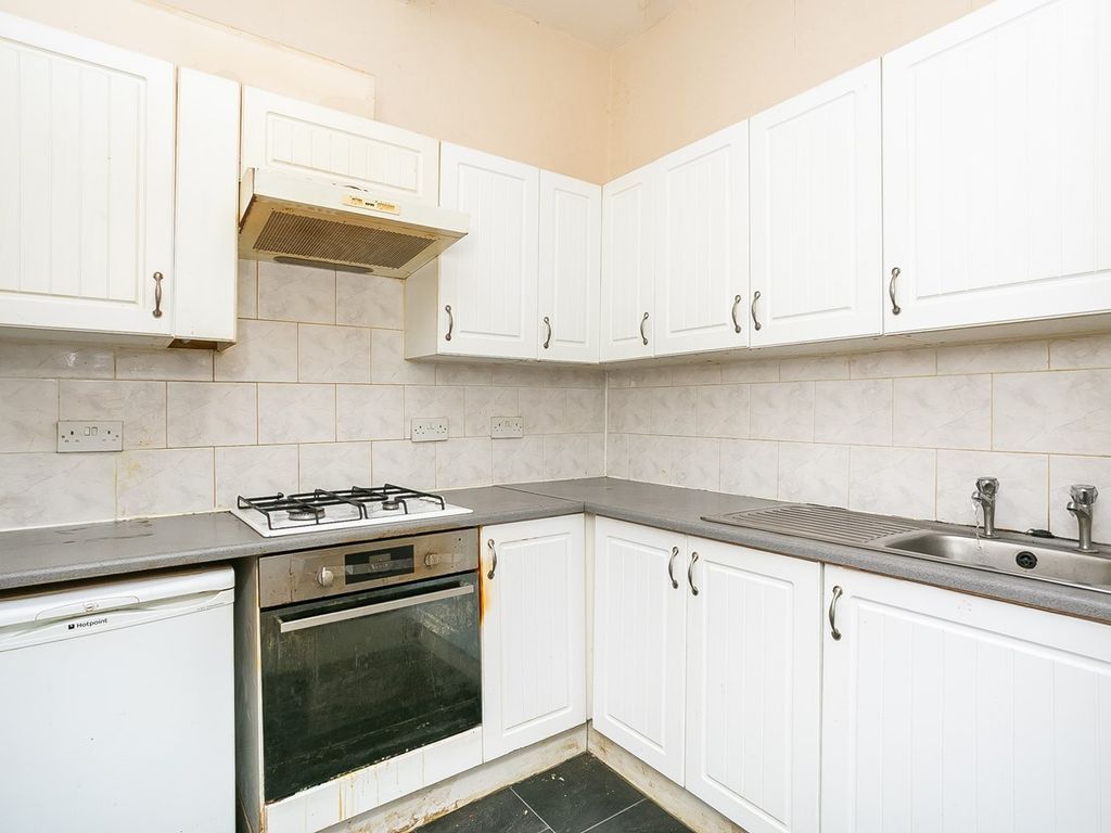1 bed flat for sale in Springfield Buildings, Leith, Edinburgh EH6, £135,000