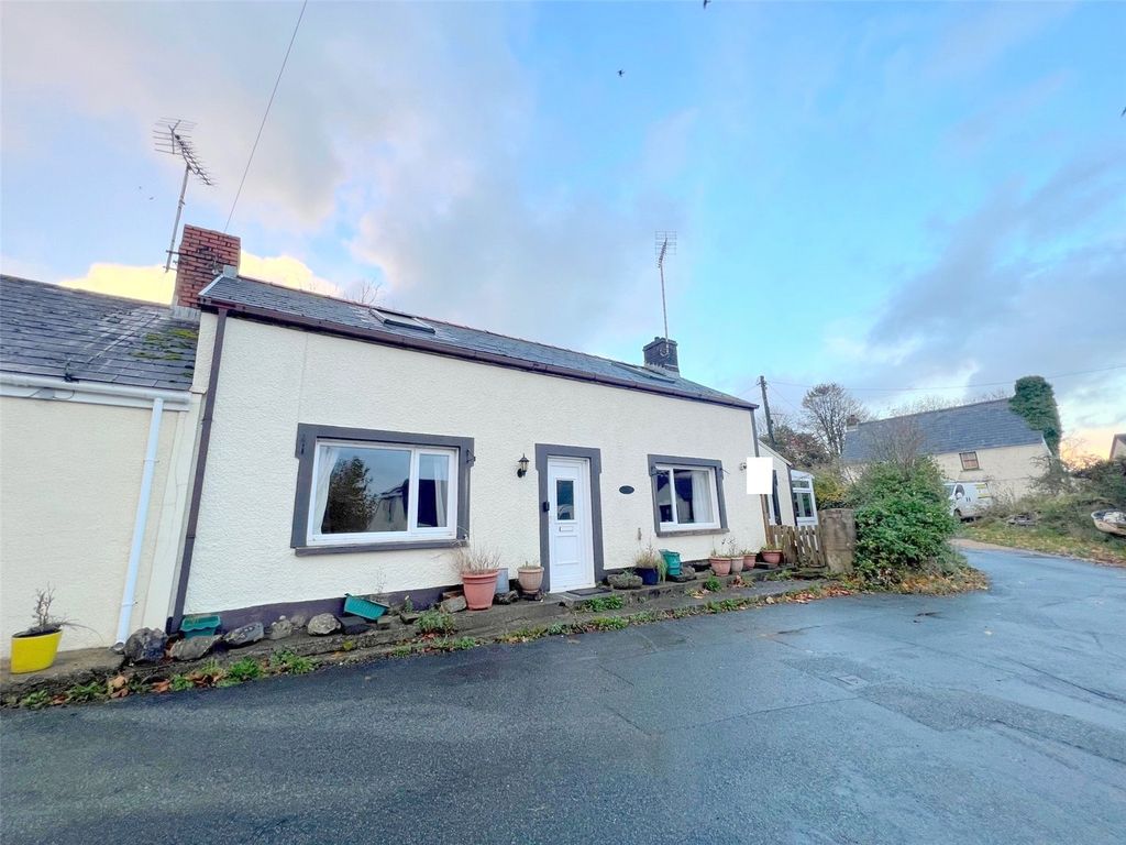 3 bed end terrace house for sale in Chapel Row, Llangwm SA62, £180,000
