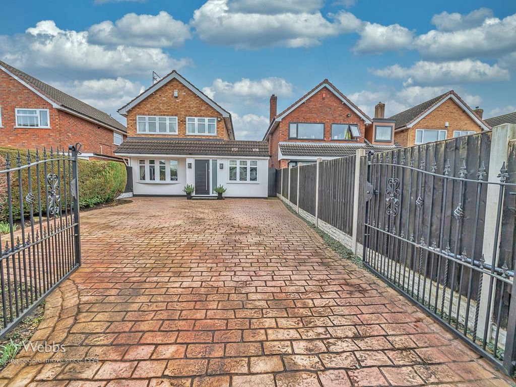 4 bed detached house for sale in Fibbersley, Wolverhampton WV11, £390,000
