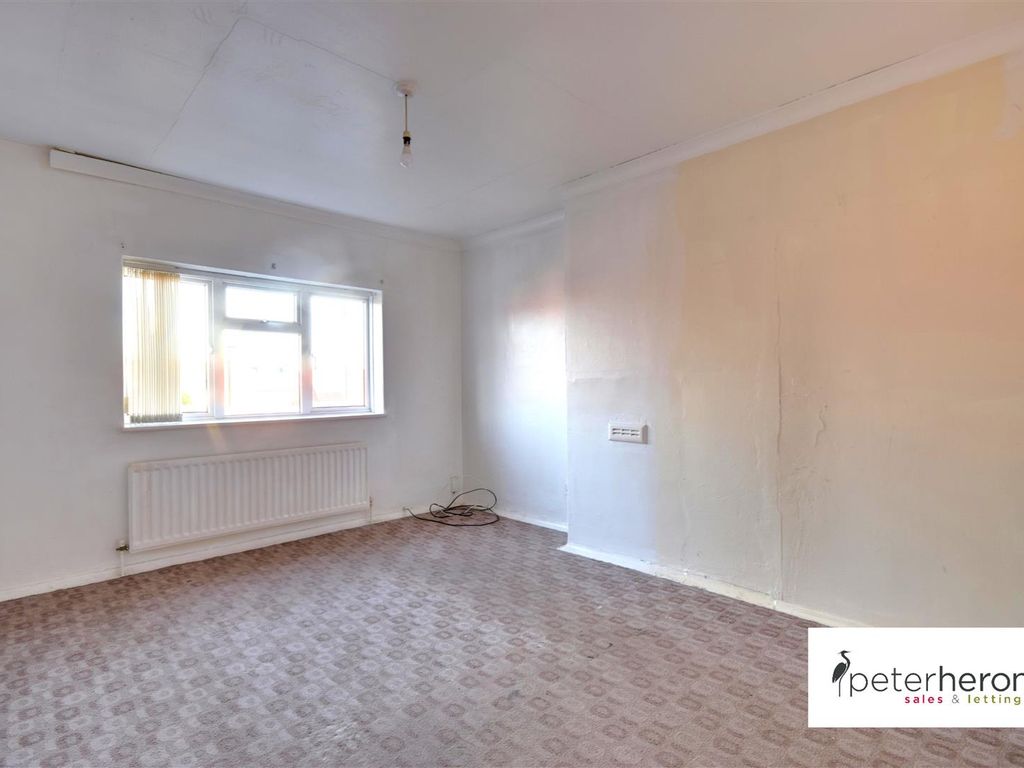 3 bed semi-detached house for sale in Norfolk Avenue, Silksworth, Sunderland SR3, £135,000