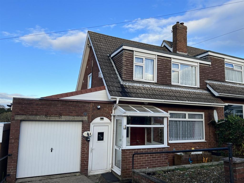 3 bed property for sale in Chestnut Bank, Scarborough YO12, £230,000