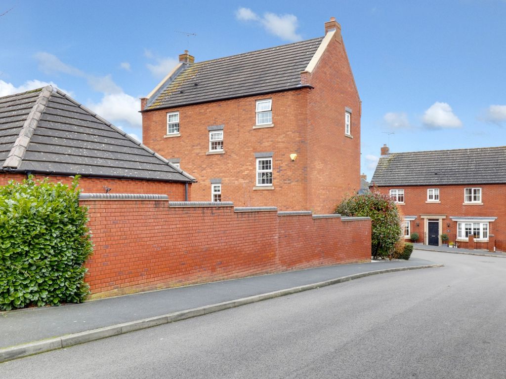 5 bed detached house for sale in Garrett Square, Rolleston-On-Dove, Burton-On-Trent, Staffordshire DE13, £500,000