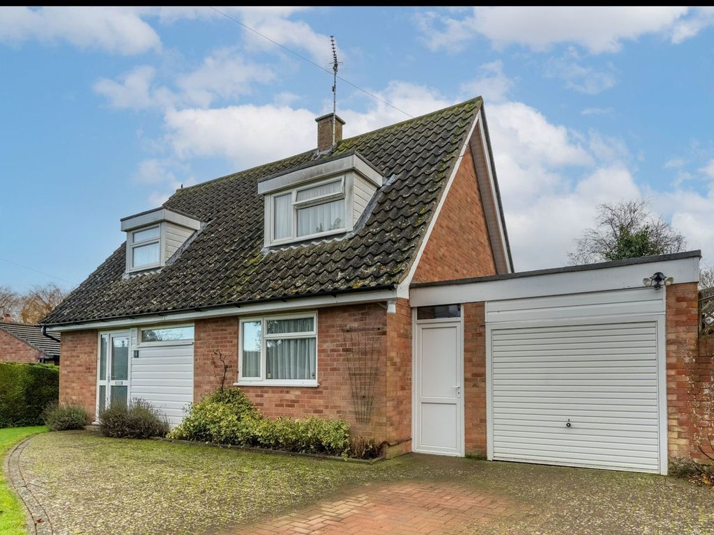 3 bed detached bungalow for sale in Nether Grove, Longstanton CB24, £425,000