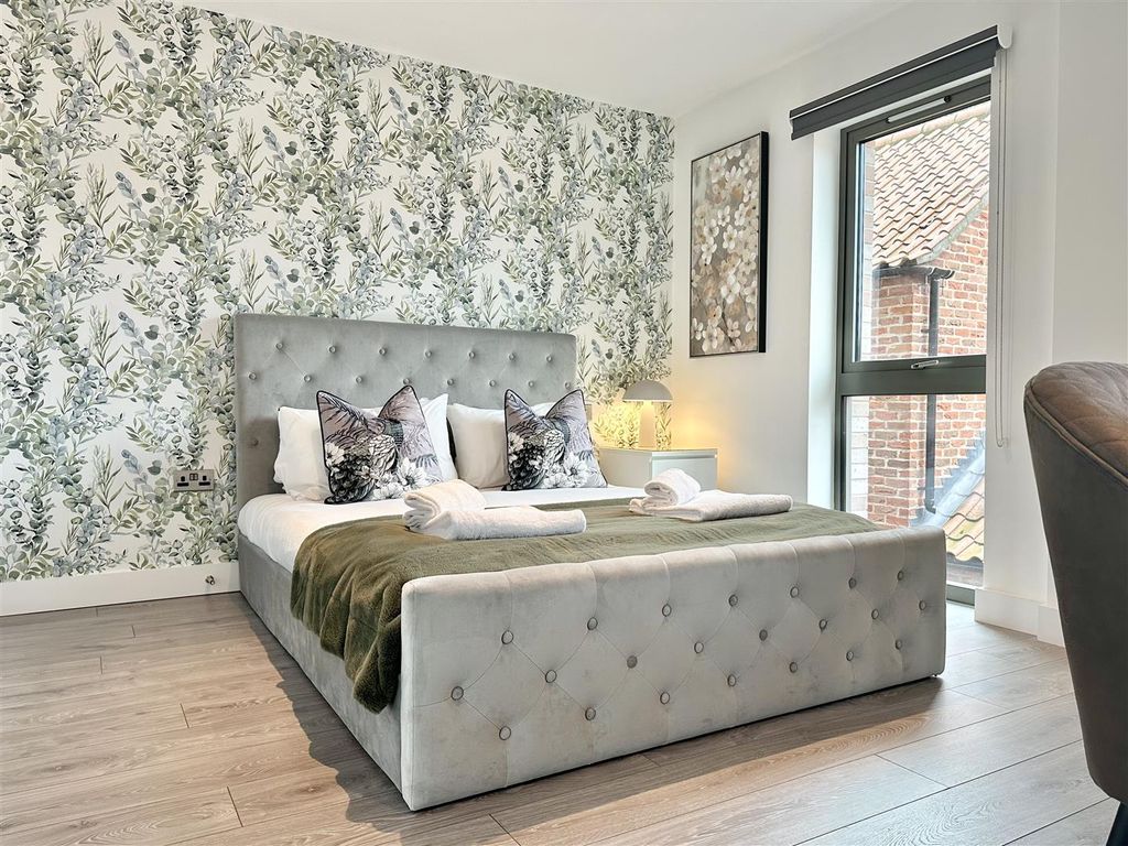 Studio to rent in Bootham Row, York YO30, £1,575 pcm