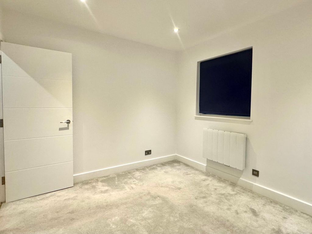 2 bed flat to rent in Flat, Black Friars Lane, City Of London, London EC4V, £3,360 pcm