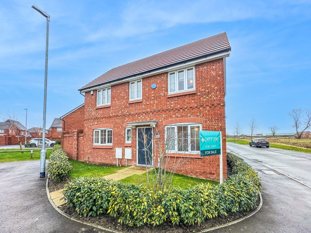 3 bed detached house for sale in Harebell Gardens, Houghton Regis, Dunstable LU5, £380,000
