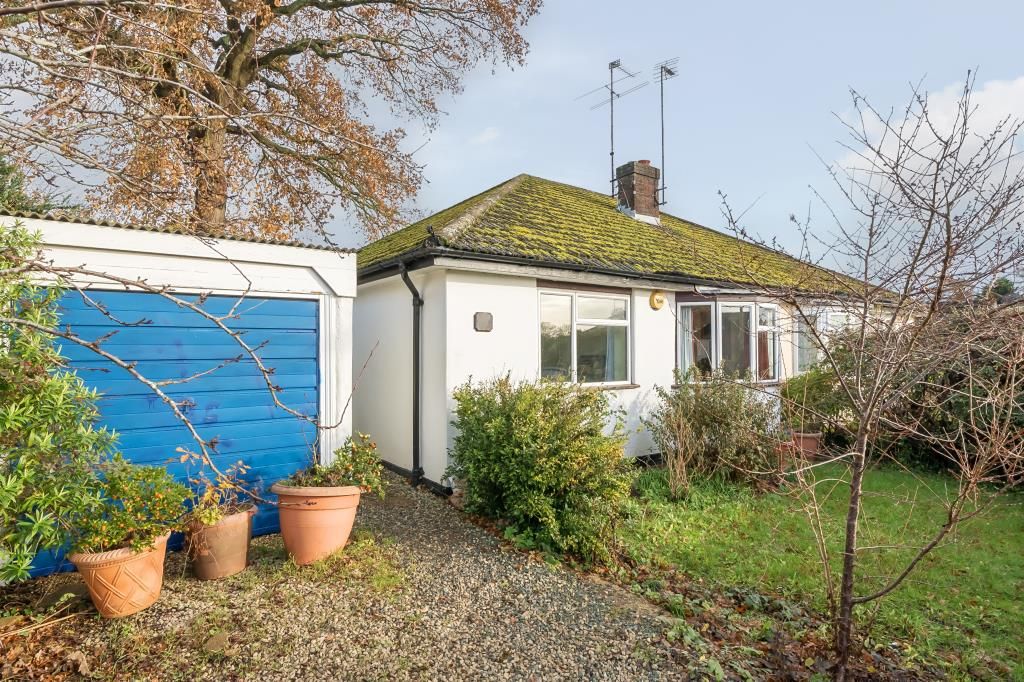 2 bed bungalow for sale in Chesham, Buckinghamshire HP5, £375,000