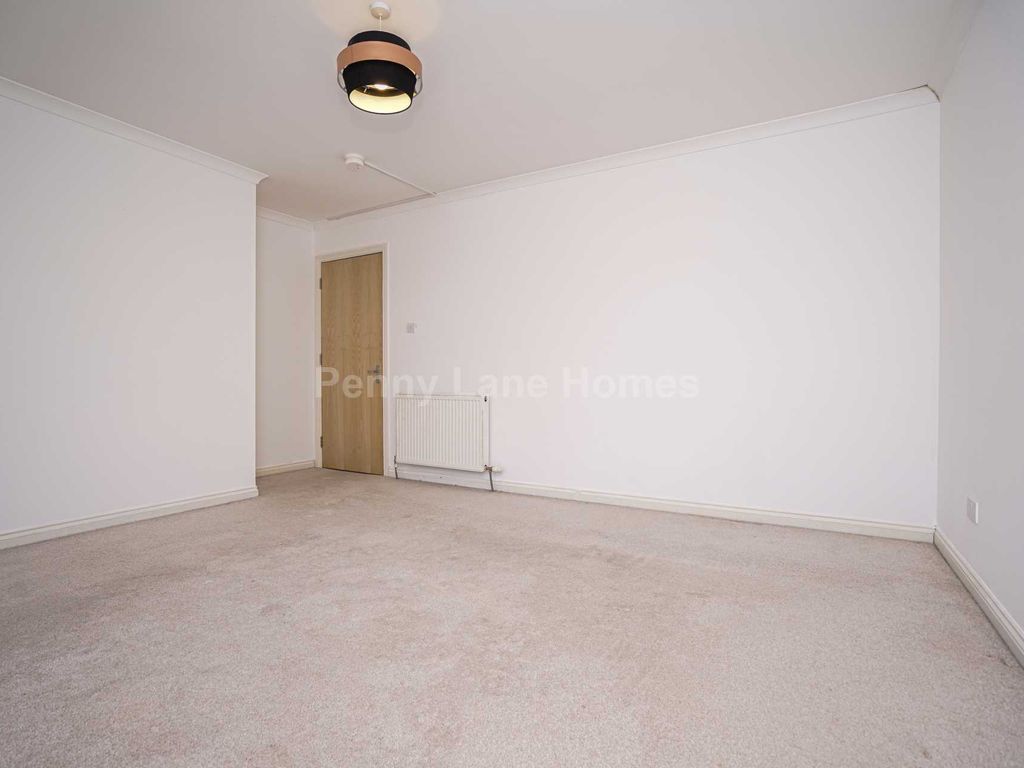 2 bed flat for sale in Kings Road, Elderslie PA5, £115,000