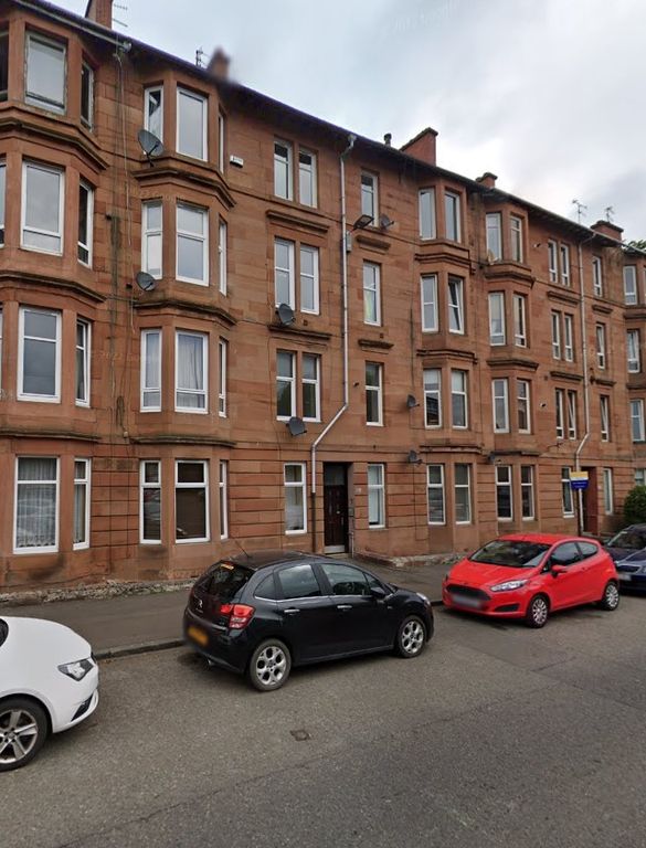 1 bed flat to rent in Cathcart Road, Glasgow G42, £775 pcm