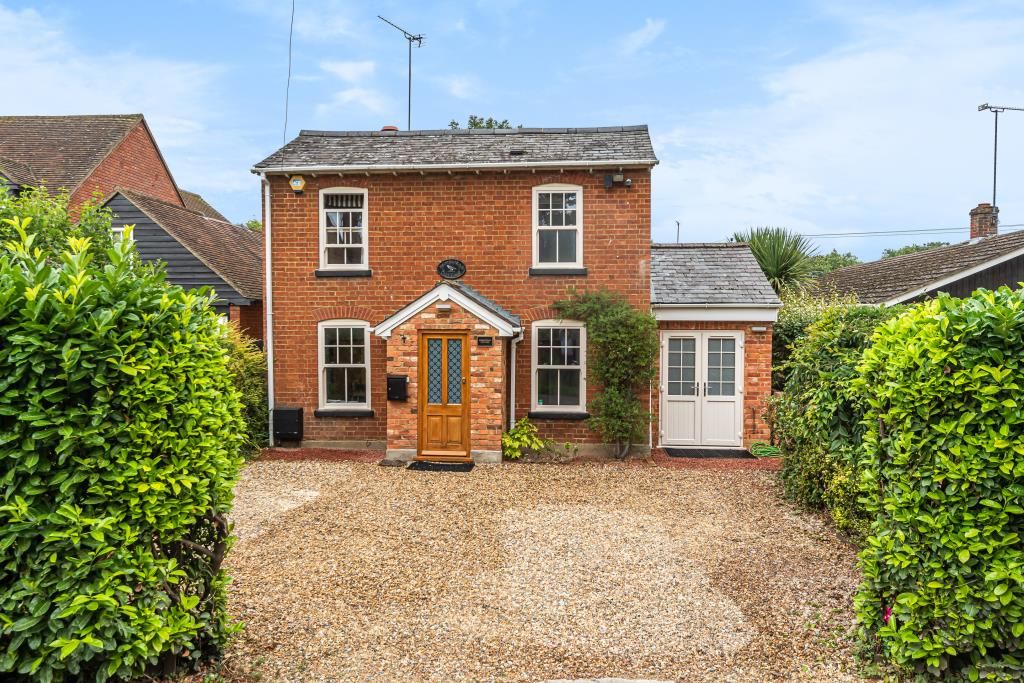 3 bed detached house for sale in Sonning On Thames, Sonning Eye, Sought After Backwater Location RG4, £900,000