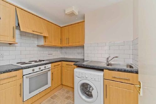 4 bed flat to rent in Dalkeith Road, Edinburgh EH16, £2,300 pcm