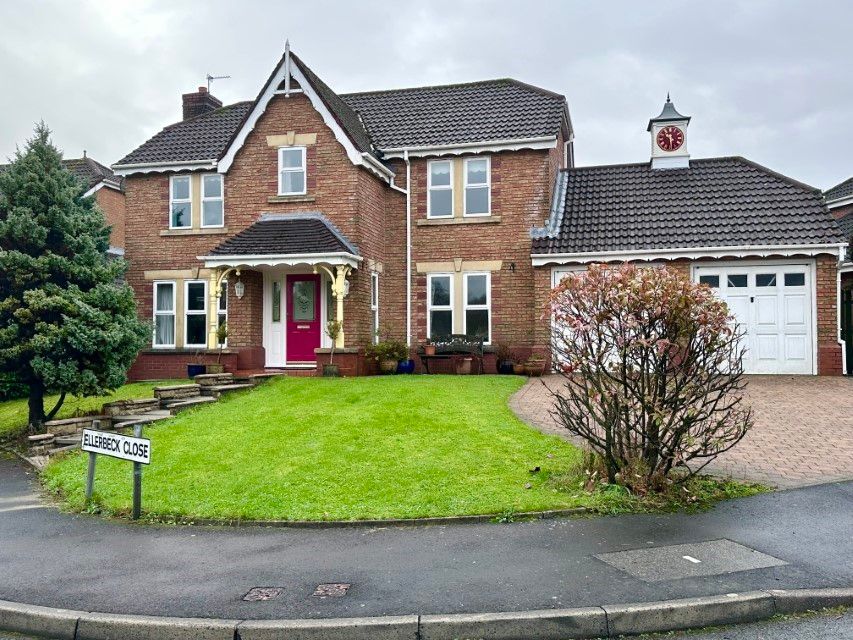 4 bed detached house to rent in Aire Drive, Bolton BL2, £2,500 pcm