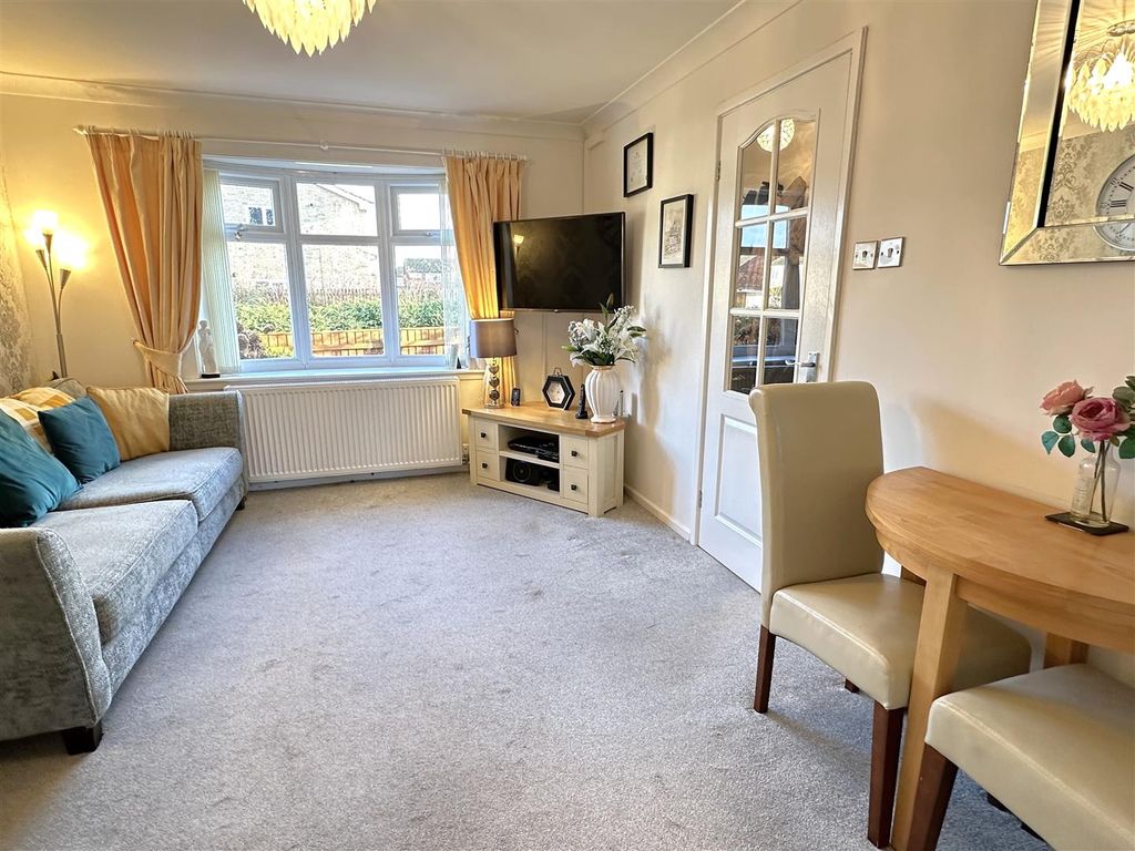 1 bed flat for sale in Lytham Walk, Eaglescliffe TS16, £98,000