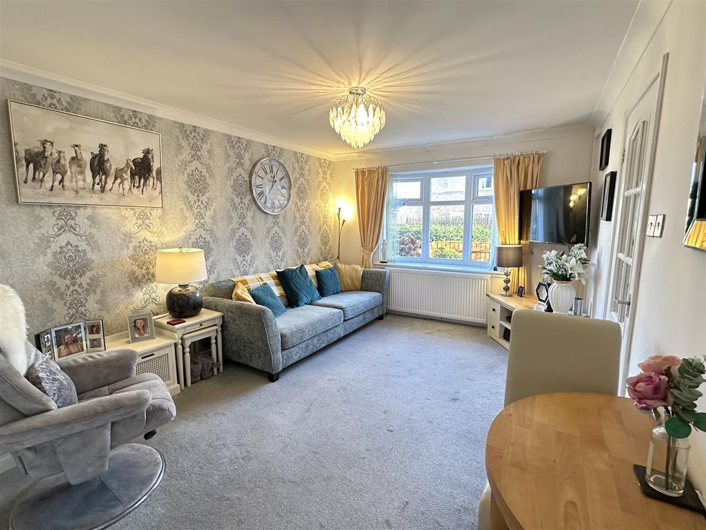 1 bed flat for sale in Lytham Walk, Eaglescliffe TS16, £98,000