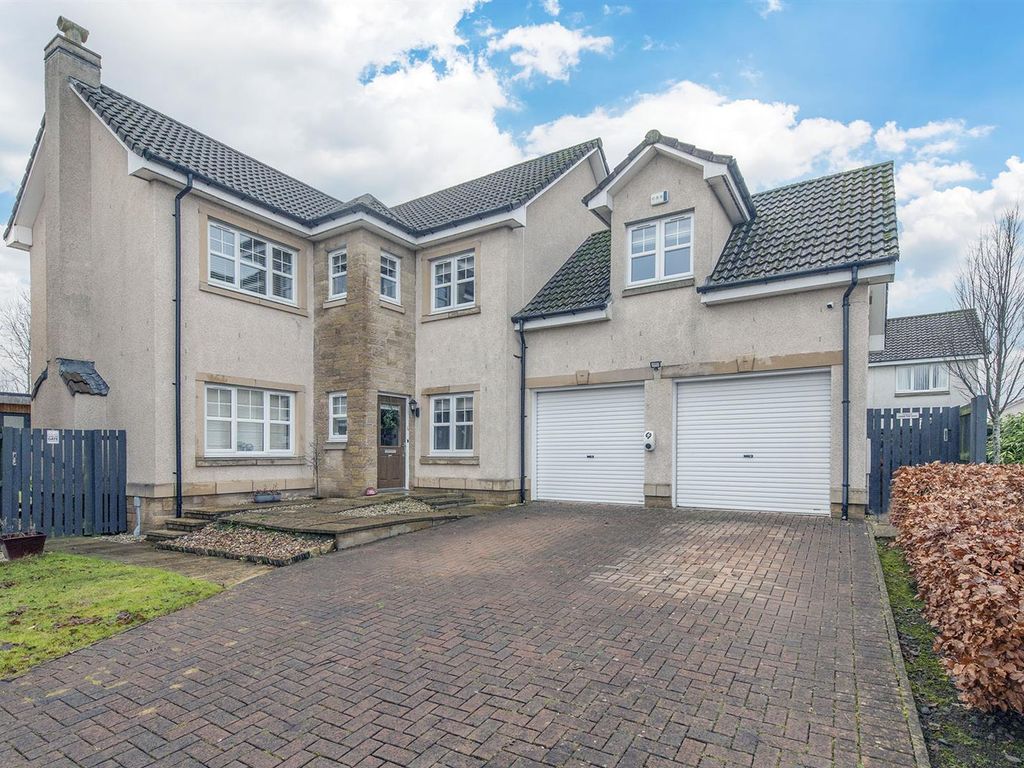 4 bed detached house for sale in Cambus Avenue, Larbert FK5, £450,000