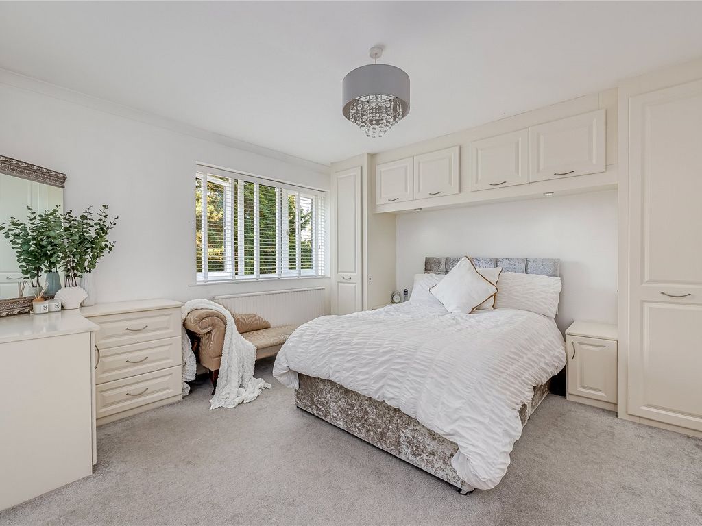 5 bed property for sale in Woodlands Close, Cople, Bedford, Bedfordshire MK44, £532,750