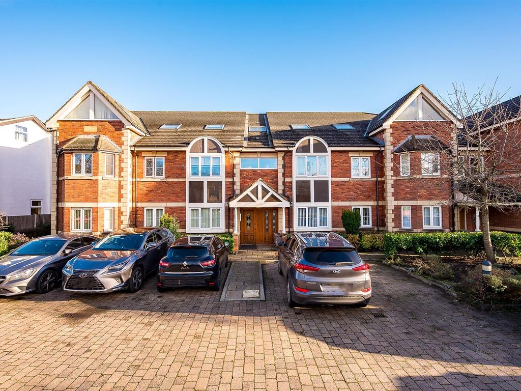 2 bed flat for sale in Church Road, Formby, Liverpool L37, £225,000
