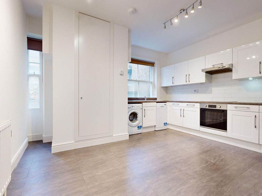 4 bed flat to rent in Cabbell Street, Marylebone NW1, £4,767 pcm