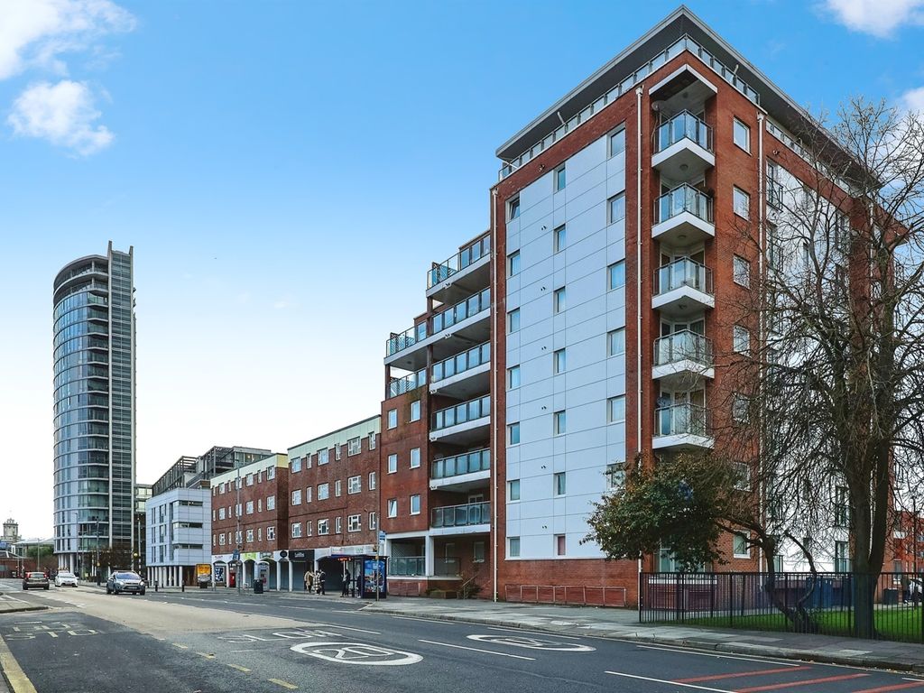 1 bed flat for sale in Queen Street, Portsmouth PO1, £120,000