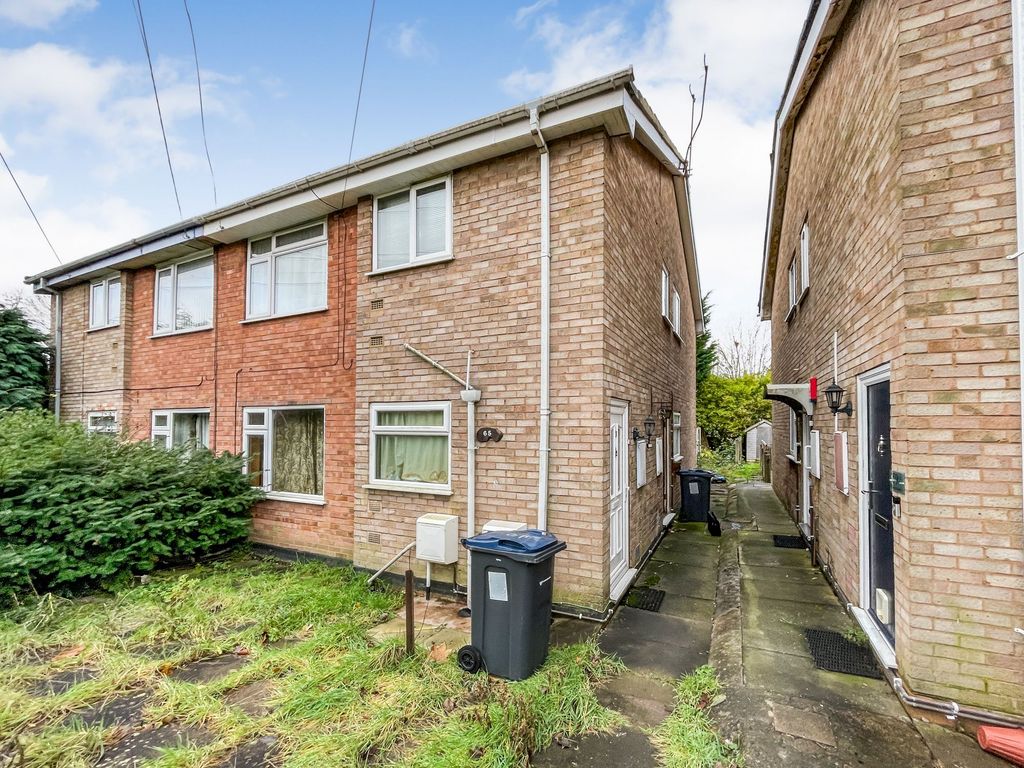2 bed flat for sale in Vicarage Close, Birmingham B42, £80,000