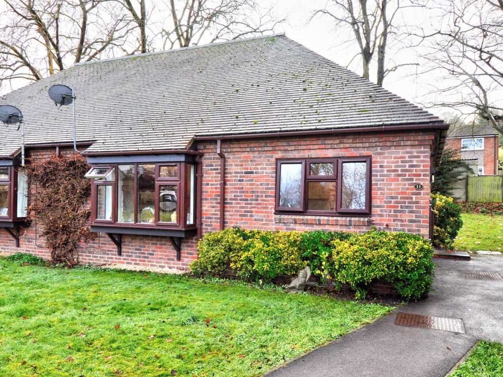 1 bed semi-detached bungalow for sale in Bowling Court, Henley On Thames RG9, £365,000