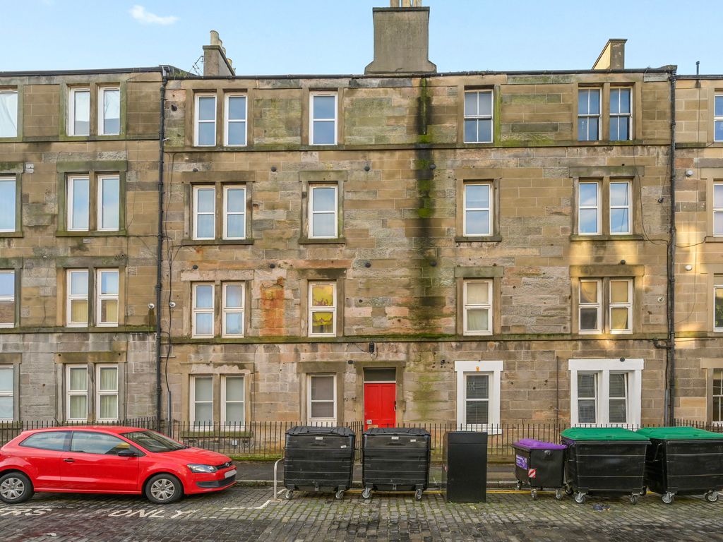 1 bed flat for sale in 24 (3F2), Springwell Place, Edinburgh EH11, £120,000