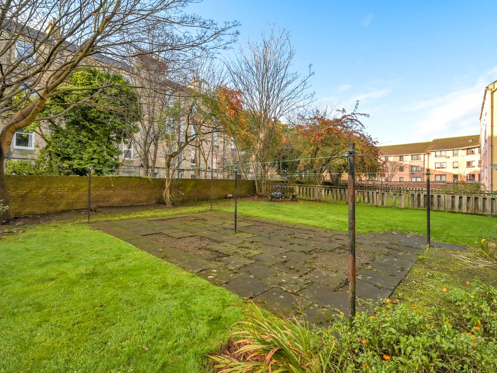 1 bed flat for sale in 24 (3F2), Springwell Place, Edinburgh EH11, £120,000