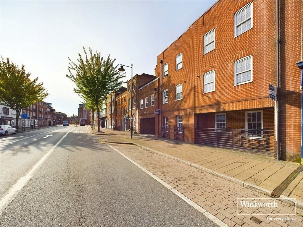 1 bed flat to rent in Home Court, 96 London Street, Reading, Berkshire RG1, £1,150 pcm