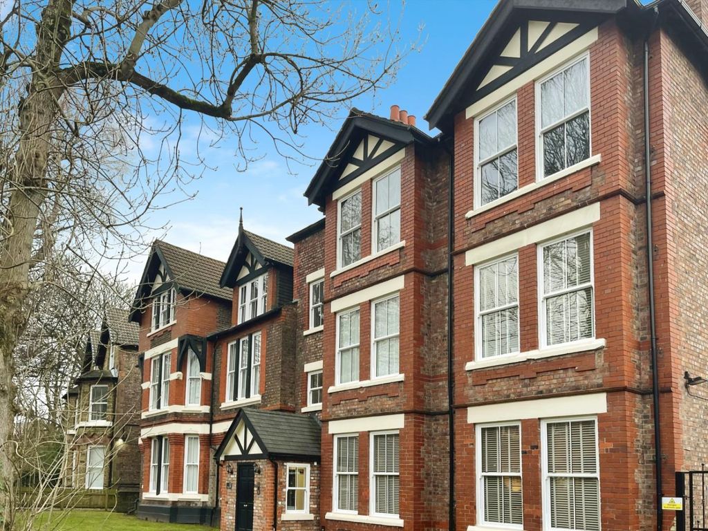 1 bed flat for sale in Sandringham Drive, Aigburth, Liverpool L17, £170,000