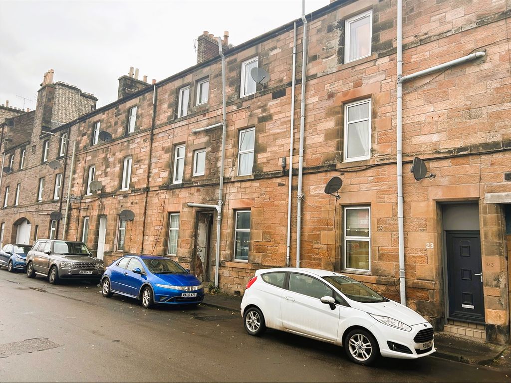 2 bed flat for sale in St. Catherines Road, Perth PH1, £60,000