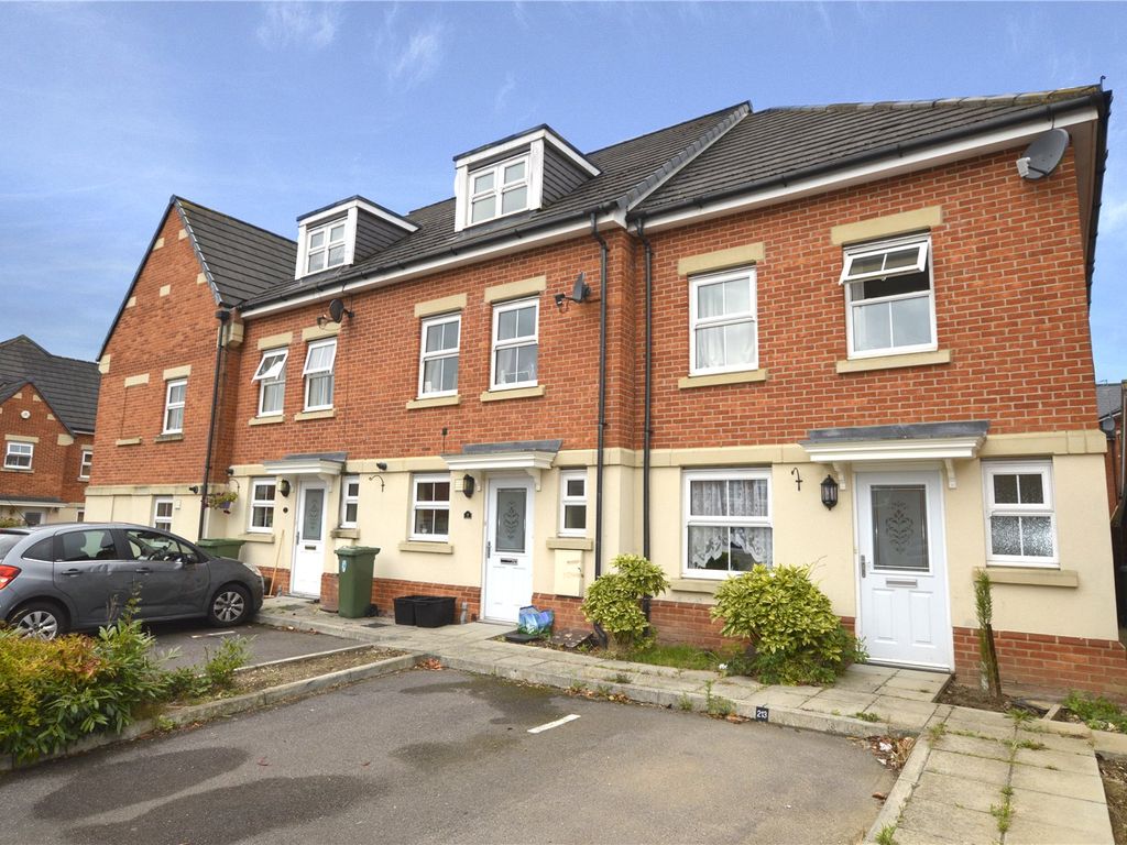 3 bed terraced house to rent in Aphelion Way, Shinfield, Berkshire RG2, £1,600 pcm