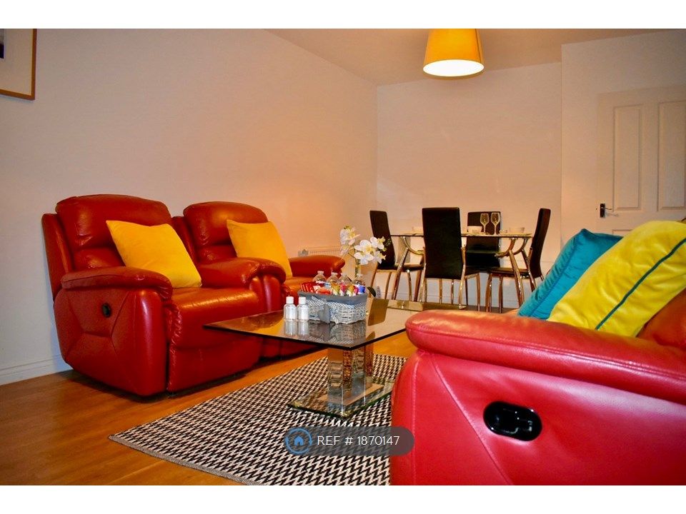 2 bed flat to rent in Lattice Court, Campbell Park, Milton Keynes MK9, £2,550 pcm