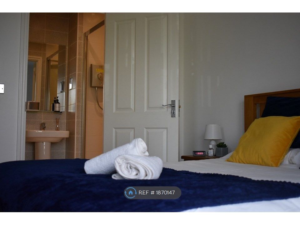 2 bed flat to rent in Lattice Court, Campbell Park, Milton Keynes MK9, £2,550 pcm