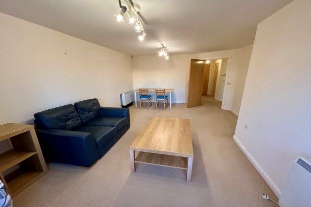 1 bed flat to rent in Ffordd Garthorne, Cardiff CF10, £900 pcm