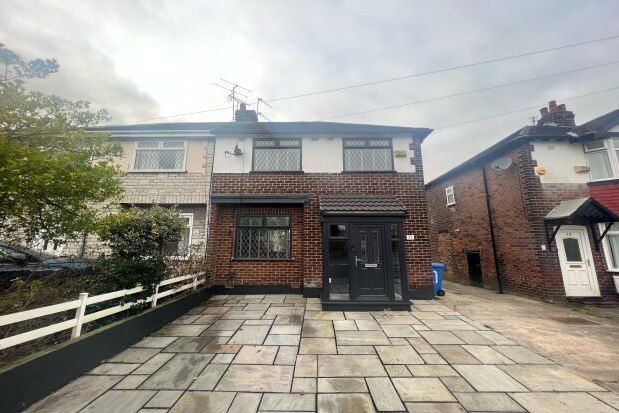 3 bed semi-detached house to rent in The Broadway, Stockport SK6, £1,450 pcm